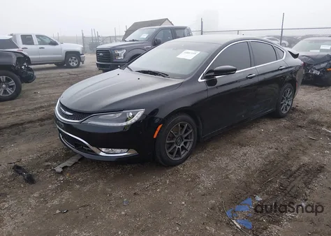2015 Chrysler 200 C z USA, uszkodzony, nr VIN 1C3CCCEG3FN589377